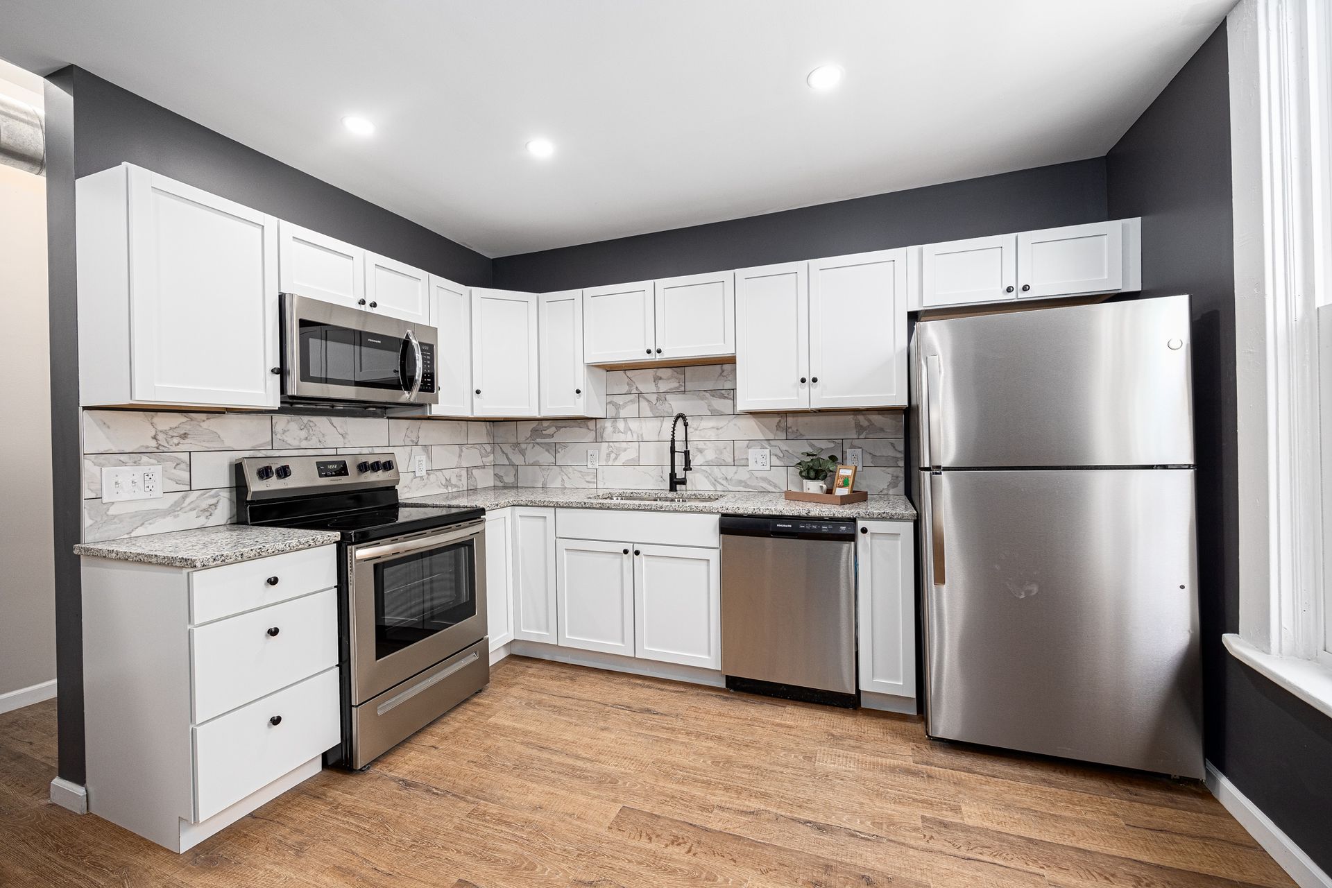 1410 Fair Av 070-1920w
